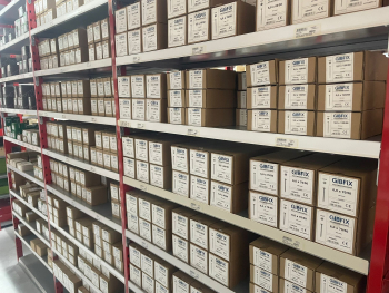 Een gedetailleerde afbeelding van een GIBFIX Houtbouwschroef assortiment VZ met de verzonken kop en Torx-aandrijving